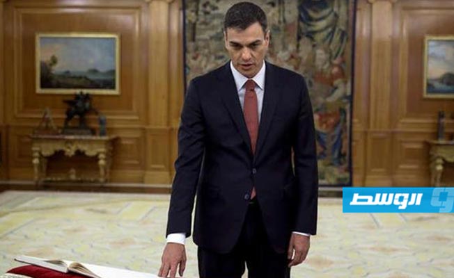 رئيس الحكومة الإسبانية الجديد يرفض أداء اليمين على الإنجيل