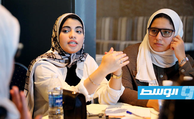 من فعاليات برنامج «رائدات» لتأهيل الشابات الليبيات للقيادة. (بعثة الأمم المتحدة للدعم في ليبيا)