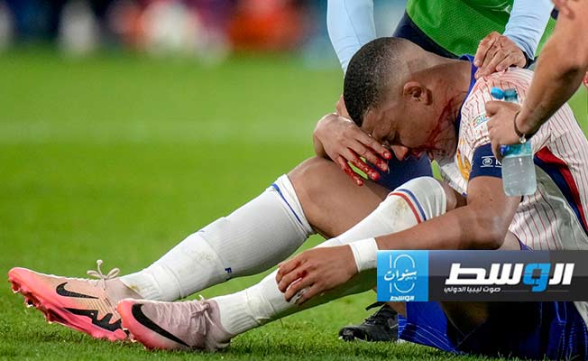 إصابة مهاجم فرنسا كيليان مبابي في أنفه خلال مباراة منتخب بلاده أمام النمسا في «يورو 2024»، 17 يونيو 2024. (إنترنت)