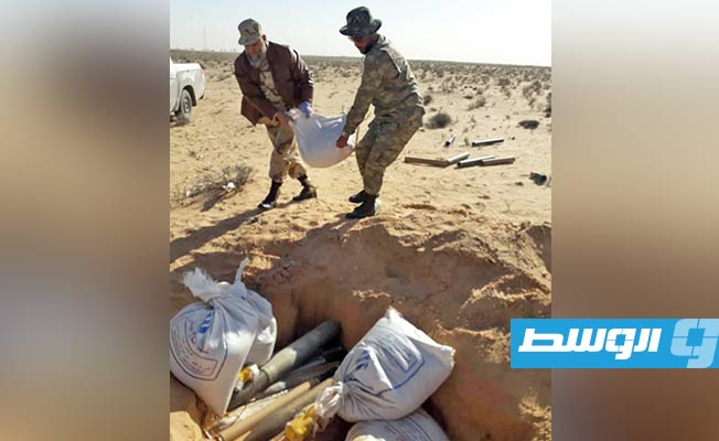 مفرزة من إدارة الهندسة العسكرية أعدمت متفجرات في الجميل (إدارة التوجيه المعنوي بالجيش الليبي على موقع فيسبوك)