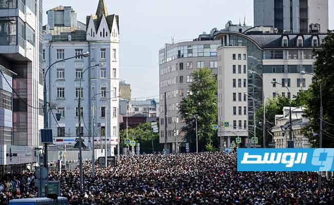 المسلمون يؤدون صلاة عيد الأضحى في العاصمة الروسية موسكو. 9 يوليو 2022. (أ ف ب)