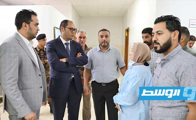 جولة عبدالجليل بمستشفى الجلاء في بنغازي، الإثنين 13 سبتمبر 2022. (المكتب الإعلامي للحكومة)