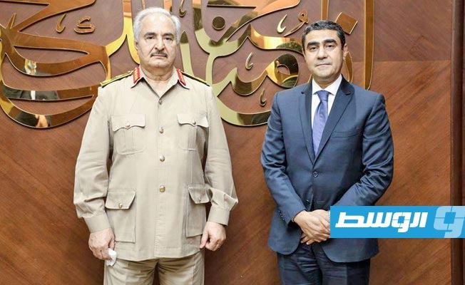 حفتر يستقبل رئيس اللجنة الوطنية المصرية المعنية بليبيا