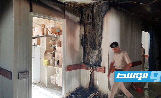 السيطرة على حريق اندلع جراء انفجار صندوق كهرباء بمستشفى بني وليد العام