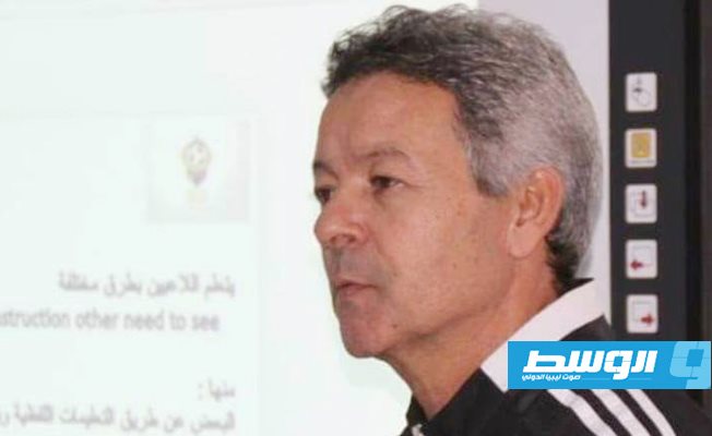 الشارف لـ«بوابة الوسط»: تلقيت دعوة مصرية لمنتدى صناعة وتطوير كرة القدم
