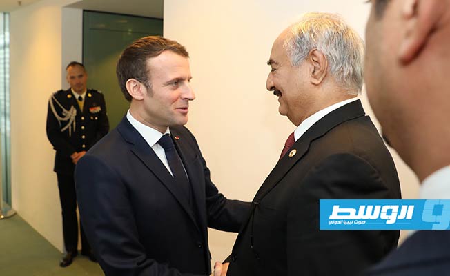 الرئاسة الفرنسية: حفتر أبلغ ماكرون بأنه ملتزم بتوقيع اتفاق وقف إطلاق النار