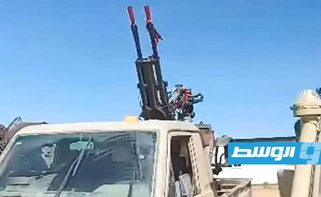 أسلحة وذخائر ضبطتها عناصر اللواء 444 قتال بأحد الأودية جنوب غريان. (فيديو)