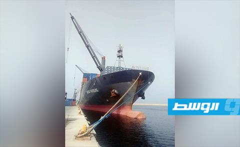 ميناء بنغازي يستقبل 154 حاوية بضائع وسلع مختلفة