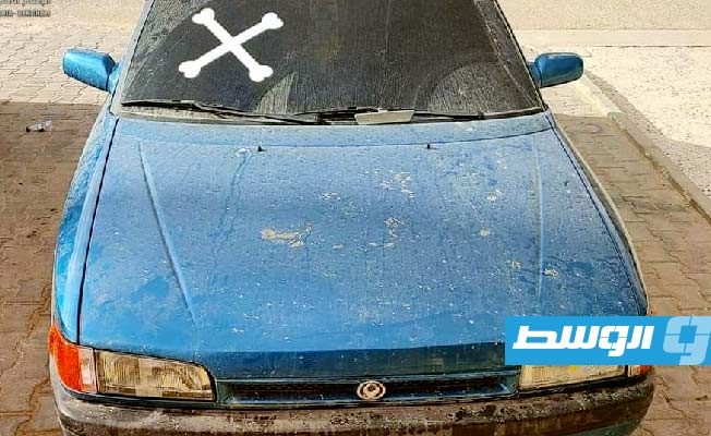 سيارة مسروقة جرى ضبطها في جهة اختصاص مركز شرطة بنينا. (مديرية أمن بنغازي)