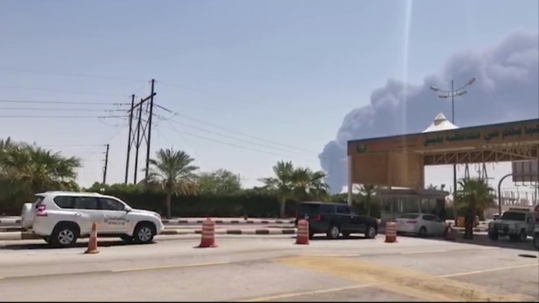 تدمير صاروخ بالستي في سماء الرياض اعترضته القوات السعودية