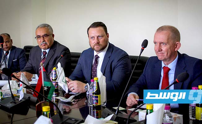 اجتماع بين «الخليج العربي للنفط» و«هاليبورتون» لزيادة معدلات الإنتاج