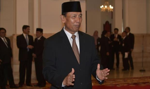 عنصر من «داعش» يطعن وزير الأمن الإندونيسي
