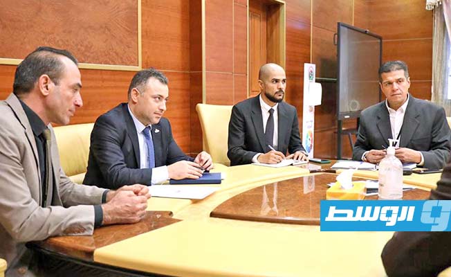 اجتماع أبوجناح مع السفير الفلسطيني لدى ليبيا ومرافقيه، الأربعاء 26 أكتوبر 2022. (وزارة الصحة)