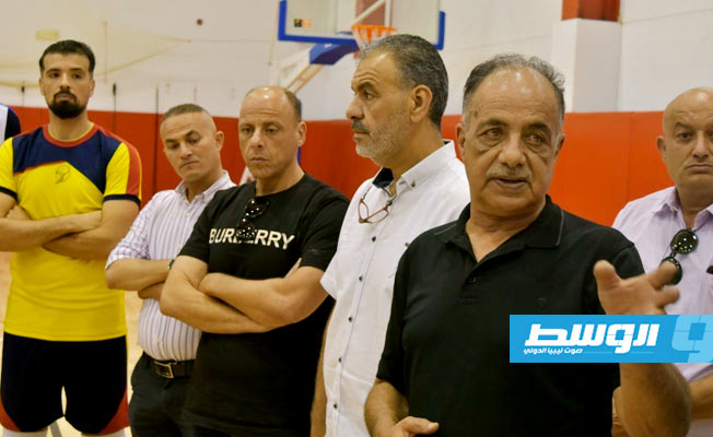 زيارة رئيس اللجنة الأولمبية لمعسكر منتخب الكرة الطائرة (الصور من اللجنة الاولمبية الليبية)