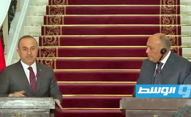 أوغلو: ناقشت مع وزير الخارجية المصري «عودة السفراء في أقرب وقت»