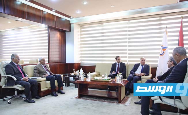 لقاء عون مع السفير الهولندي لدى ليبيا، الأحد 5 فبراير 2023. (وزارة النفط والغاز)