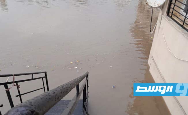 مياه الأمطار تغمر مبنى بلدية حي الأندلس في طرابلس، الأحد 27 نوفمبر 2022. (بلدية حي الأندلس)