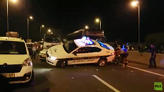بالفيديو: المحتجون «الفلاشا» يحطمون سيارة لشرطة الاحتلال الاسرائيلي