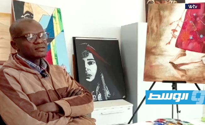 شاهد على «صباح الوسط»: الفنان التشكيلي حمزة أحمد.. قصة إبداع فريدة مع الريشة والألوان