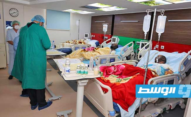 زيارة الكوني لمصابي حادثة بنت بية بمستشفى الحروق في طرابلس، الثلاثاء 2 أغسطس 2022. (المجلس الرئاسي)