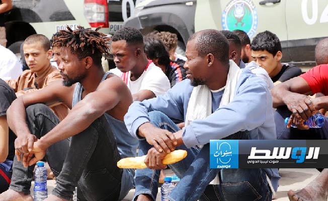 من عملية ضبط عدد من المهاجرين غير النظاميين من جنسيات عربية وأفريقية مختلفة، 30 يونيو 2024. (قوة دعم المديريات)