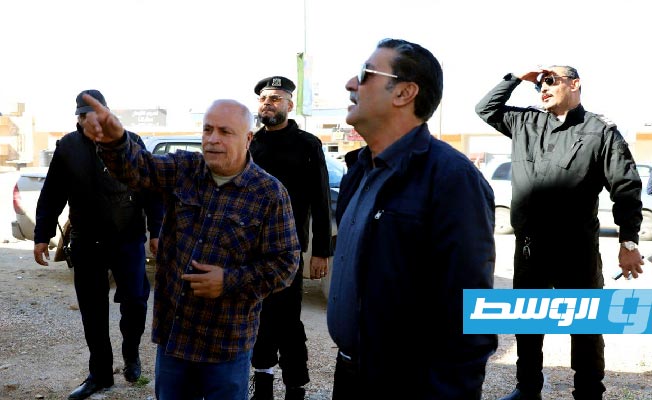 مدير أمن بنغازي يتفقد أعمال صيانة مركز شرطة قاريونس