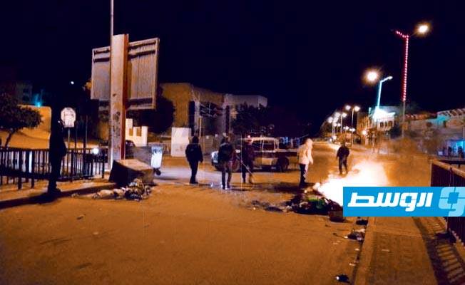 نشر الجيش في شوارع تونس نتيجة الاضطرابات.. وتوقيف أكثر من 600 شخص