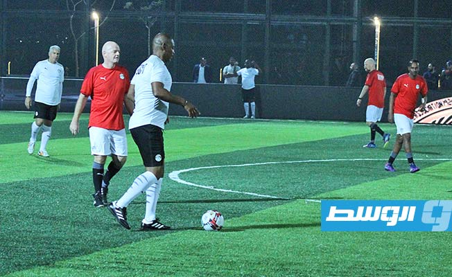 بالصور: رئيسا «فيفا» و«كاف» يلعبان الكرة في القاهرة قبل حزمة القرارات المصيرية