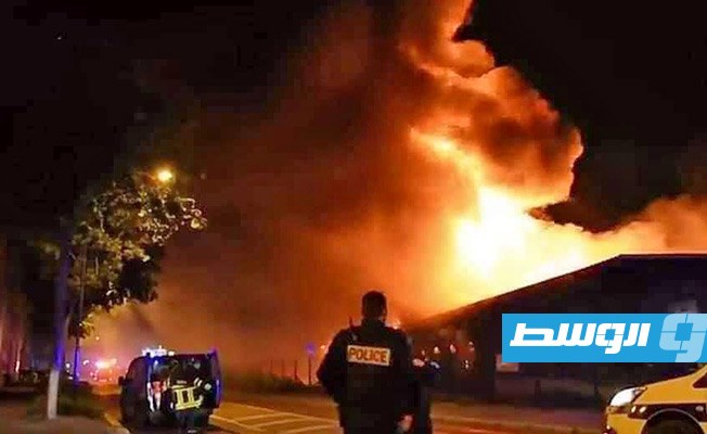 إجلاء المئات جراء حريق في ميناء لوهافر شمال فرنسا (فيديو)