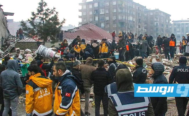 الاتحاد الأوروبي يرسل فرق إنقاذ لمساعدة تركيا بعد الزلزال