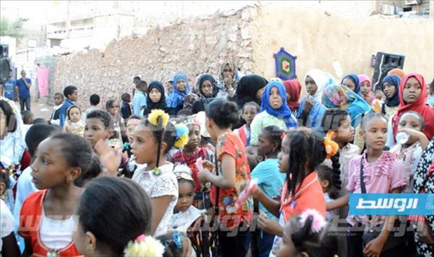 أطفال يحتفلون بـ«تزوليقة العيد» في الجنوب الليبي. (أرشيفية: بوابة الوسط)