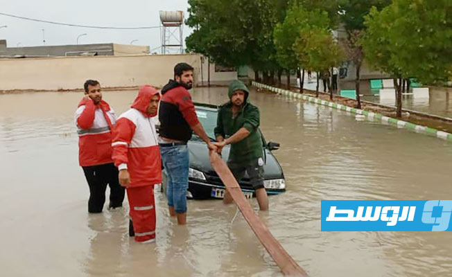 8 قتلى في فيضانات تضرب جنوب إيران (فيديو)