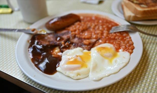 الفطور الإنجليزي الشهير ضحية نقص البيض في بريطانيا