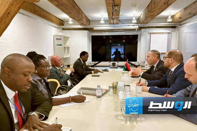 من لقاء الوفد الليبي مع الوفد الأوغندي في كوبنهاغن (وزارة الخارجية في حكومة الدبيبة)