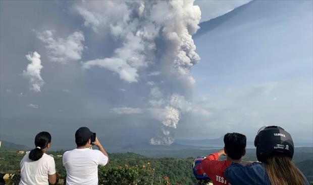 الفلبيين: إجلاء الآلاف وتعليق رحلات تحسباً لثوران بركان