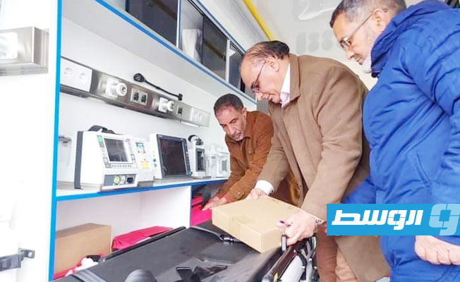 السفارة الإيطالية في ليبيا تدعم بلدية سرت بسيارة إسعاف حديثة