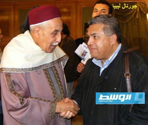 الكاتب والشاعر حمد المسماري مع احد قامات الشعر في ليبيا الاستاذ راشد الزبير السنوسي