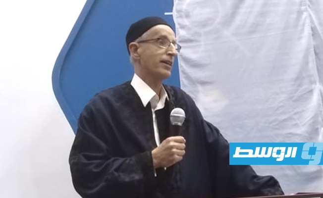 الدكتور خالد عون رئيس جامعة طرابلس أثناء كلمة استهلالية (بوابة الوسط)
