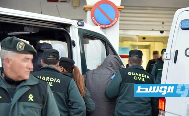 توقيف جزائري في إسبانيا يشتبه في إرساله مقاتلين إلى جماعات إرهابية بليبيا