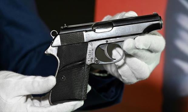 بيع مسدس «جيمس بوند» بسعر 256 ألف دولار