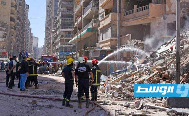انهيار عقار من 13 طابقا في الإسكندرية والحماية المدنية تكثف البحث عن العالقين تحت الأنقاض