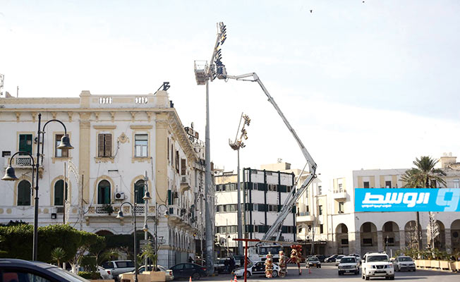 الشركة العامة للكهرباء تستبدل 350 مصباح إنارة في طرابلس