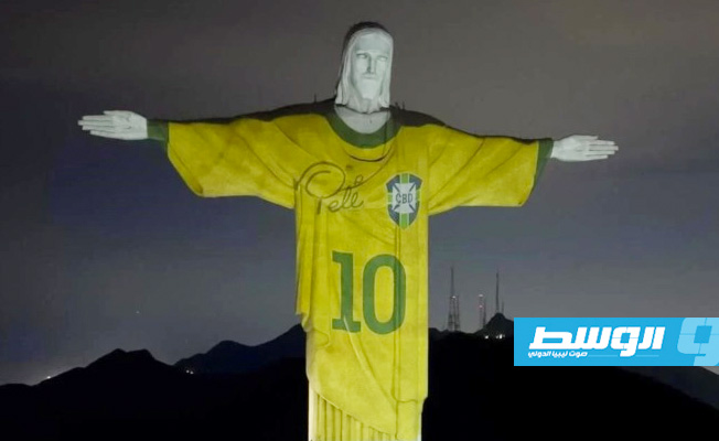 قميص بيليه على تمثال للسيد المسيح في البرازيل (إكس)