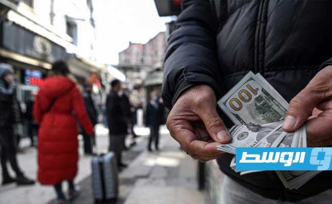 تراجع جديد غير مسبوق لليرة التركية بلغ 13% أمام الدولار