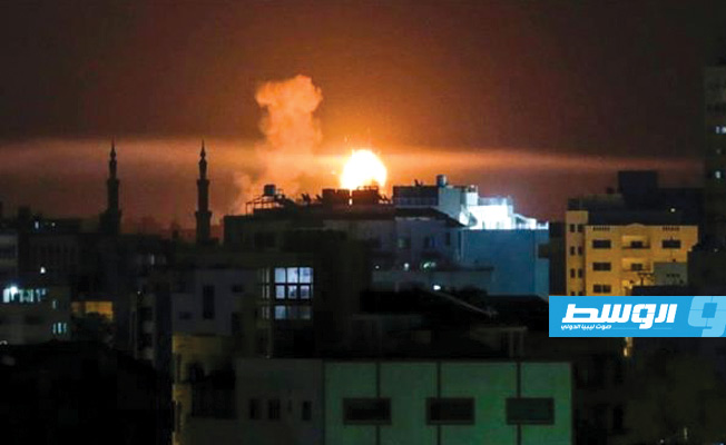 جيش الاحتلال يقصف أكثر من 12 موقعًا لـ«حماس» في قطاع غزة