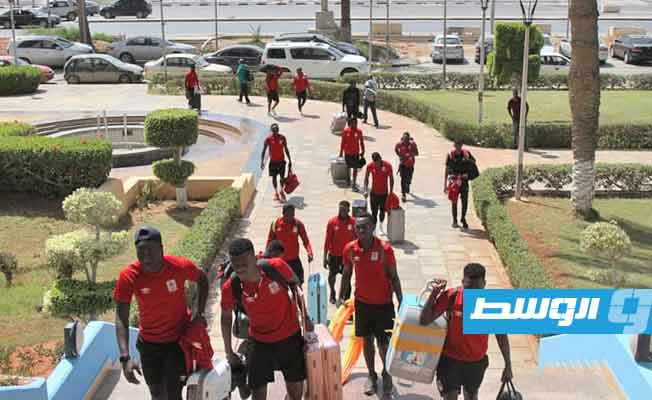وصول بعثة المنتخب الأوغندي ليبيا. (صفحة اتحاد كرة القدم الليبي عبر فيسبوك)