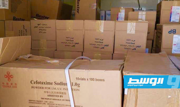 مداهمة مخازن تبيع المساعدات الطبية المقدمة من الدولة في طرابلس