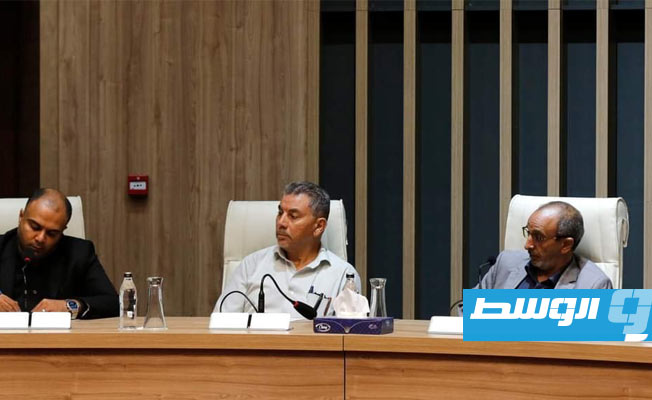 اجتماع باشاغا مع ممثلي عدد من الأحزاب السياسية في بنغازي، الإثنين 26 سبتمبر 2022. (المكتب الإعلامي للحكومة)