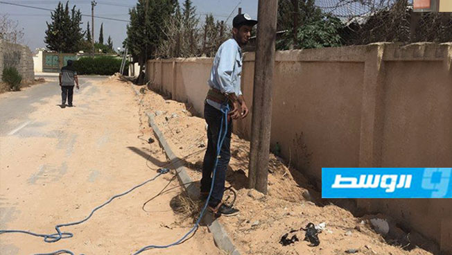 شركة الكهرباء تواصل صيانة أضرار شبكة التوزيع بمنطقة وادي الربيع