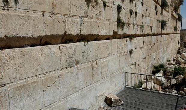 إغلاق جزء من حائط البراق بالقدس بعد سقوط حجر كبير